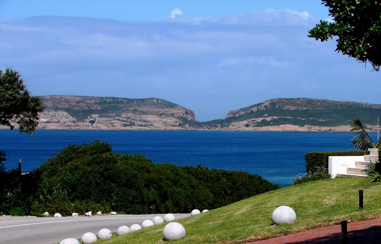 eco friendly massage therapist 768x492