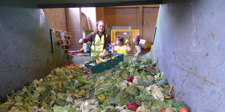 o ED COLBERT AND DAISY facebook 768x384